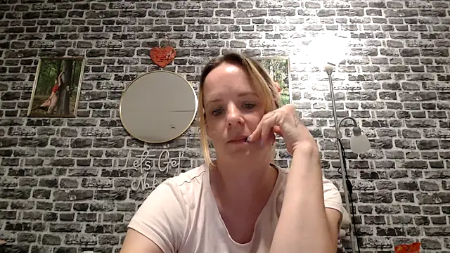 SexyMilf 37 online show from April 29, 2026, 8:48 pm