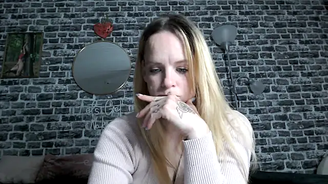 SexyMilf 37 online show from May 8, 2026, 8:25 pm