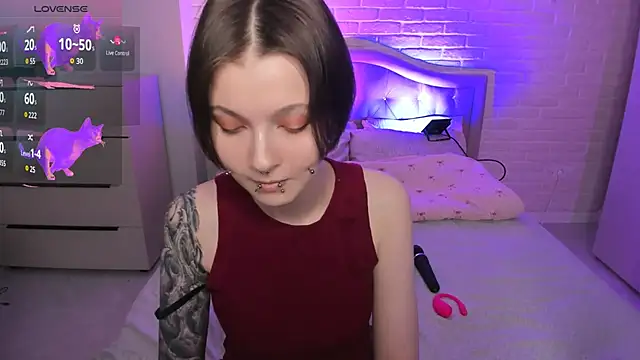 Snapshot of MiraVelle chatting on July 19, 2026, 7:28 pm MiraVelle online show from July 19, 2026, 7:28 pm