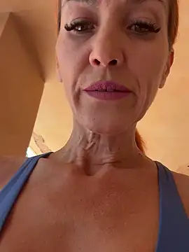 MikaelaBloom online show from September 30, 2025, 2:44 pm