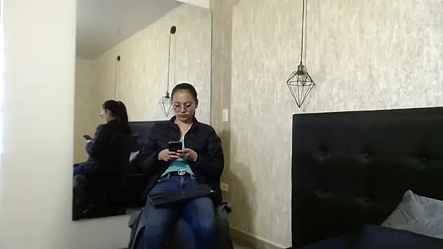 katalina07 1 online show from November 9, 2025, 1:20 pm