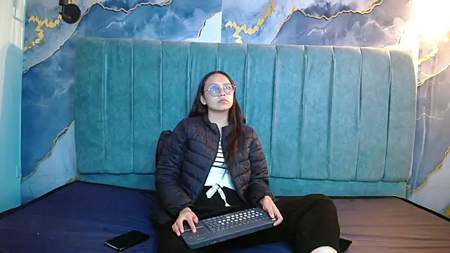 katalina07 1 online show from February 24, 2026, 3:21 pm