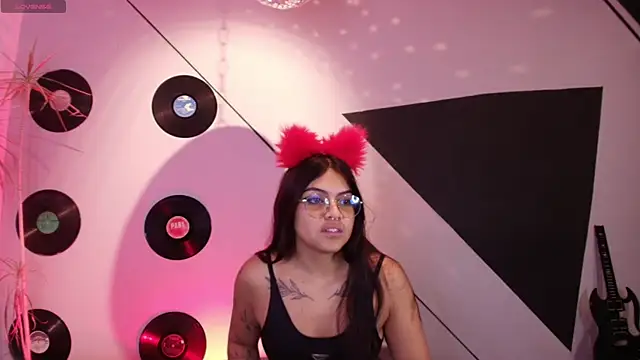 Snapshot of Lilith_and_Khloe chatting on September 24, 2025, 11:24 am Lilith and Khloe online show from September 24, 2025, 11:24 am