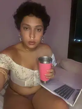 Snapshot of OliviaWild_ chatting on March 5, 2026, 2:40 am OliviaWild online show from March 5, 2026, 2:40 am