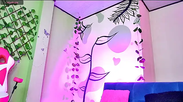 Karen Ariass online show from March 25, 2026, 1:39 pm