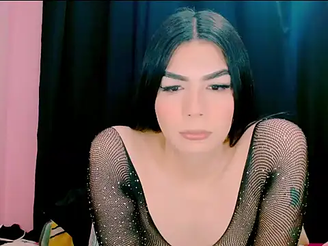 Snapshot of _crystal23_ chatting on February 1, 2026, 5:28 am crystal23 online show from February 1, 2026, 5:28 am