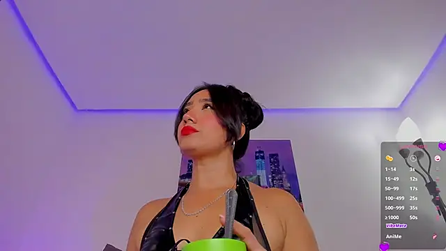 eva rain  online show from November 13, 2025, 4:00 am