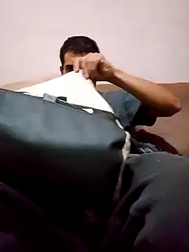 Golonzo1996 online show from October 8, 2025, 10:51 pm