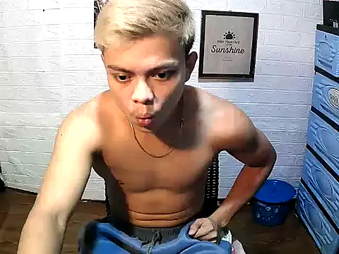 Snapshot of Pinoy_slutcummer69 chatting on October 21, 2025, 7:42 am Pinoy slutcummer69 online show from October 21, 2025, 7:42 am