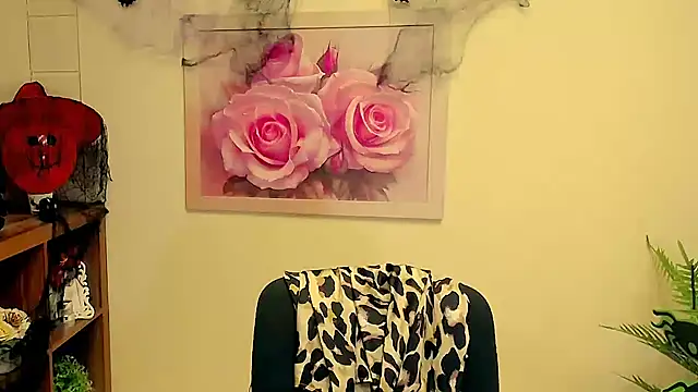 TwoBigSuns online show from October 13, 2025, 12:27 pm