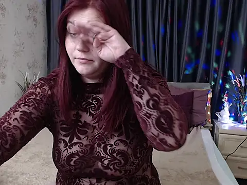 Alisawoods  online show from November 5, 2025, 6:41 pm