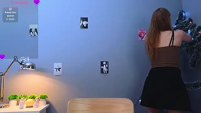 LorettaGladman online show from December 20, 2025, 4:08 am