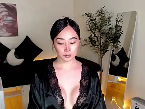 Snapshot of Ms_yhanna chatting on May 5, 2026, 11:46 pm Ms yhanna online show from May 5, 2026, 11:46 pm