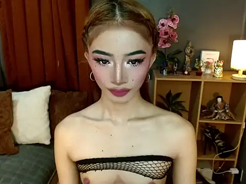 Snapshot of sweetcumcara chatting on April 24, 2026, 12:13 am sweetcumcara online show from April 24, 2026, 12:13 am