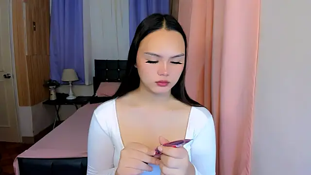 Snapshot of ameliamaureen chatting on June 13, 2026, 4:10 am ameliamaureen online show from June 13, 2026, 4:10 am
