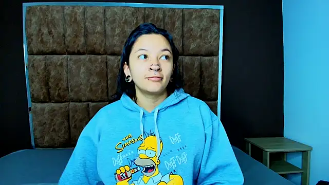 Snapshot of Kitty_ravee chatting on October 6, 2025, 1:03 am Kitty ravee online show from October 6, 2025, 1:03 am