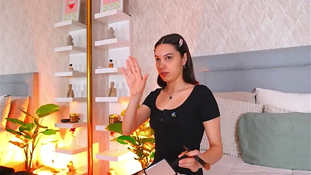 Sofy Bradd online show from April 10, 2026, 6:51 am