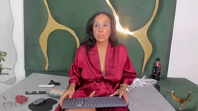 perlaasm online show from October 26, 2025, 2:12 pm