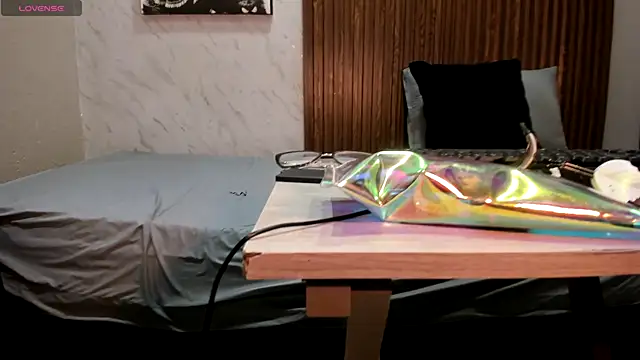 GiaBlaze  online show from November 16, 2025, 3:34 am