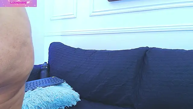 Daisy Price online show from November 26, 2025, 11:22 am