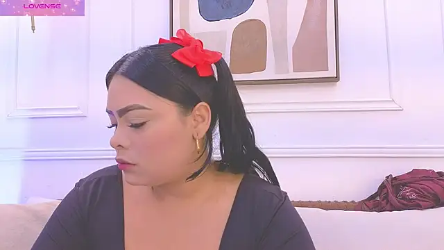 Daisy Price online show from April 21, 2026, 10:32 am