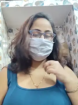 nisha 1110 online show from November 18, 2025, 3:16 pm