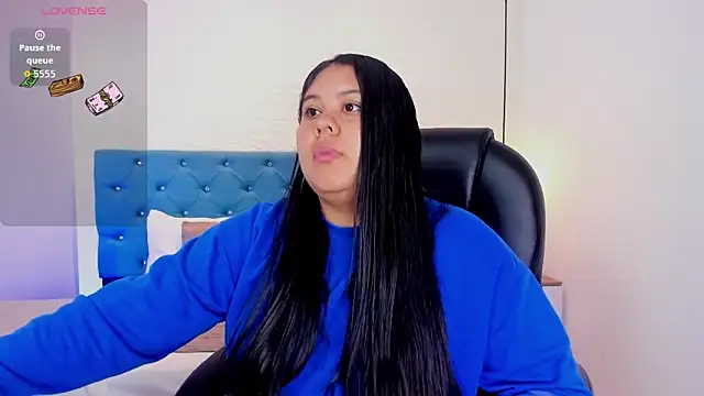 Snapshot of julieta_miller01 chatting on September 28, 2025, 11:15 am julieta miller01 online show from September 28, 2025, 11:15 am