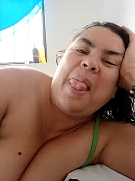 yaneth  online show from September 17, 2025, 12:29 pm