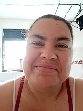 yaneth  online show from September 25, 2025, 1:26 pm