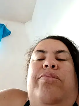 yaneth  online show from September 26, 2025, 3:27 pm