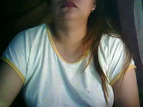 yuana25 online show from March 15, 2026, 10:43 am