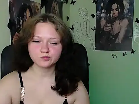 Snapshot of LadyAlice_ chatting on June 29, 2026, 6:19 am LadyAlice online show from June 29, 2026, 6:19 am