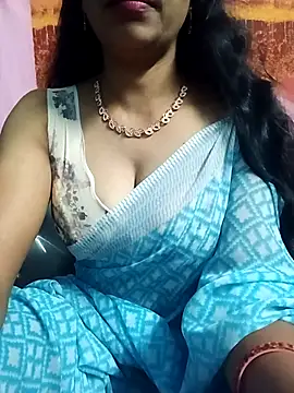 hotsana79 online show from September 28, 2025, 5:07 pm