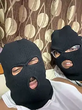 Snapshot of VVcouple chatting on October 4, 2025, 6:06 pm VVcouple online show from October 4, 2025, 6:06 pm