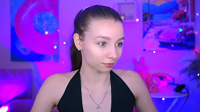 Snapshot of JulieDaniel chatting on October 10, 2025, 8:13 am JulieDaniel online show from October 10, 2025, 8:13 am