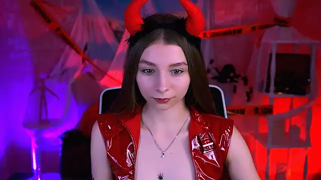 JulieDaniel online show from October 30, 2025, 4:58 am