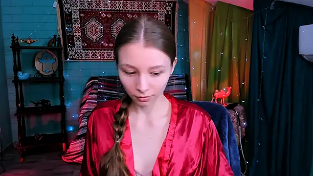 JulieDaniel online show from April 16, 2026, 8:15 am