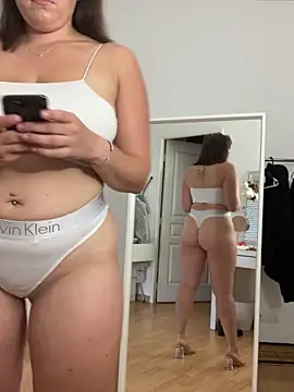 chloedlm5 online show from September 11, 2025, 10:04 am