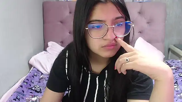 laurenelove online show from September 20, 2025, 2:56 am