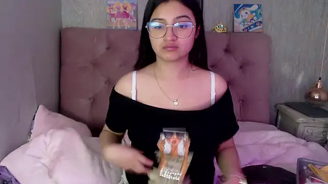 laurenelove online show from September 26, 2025, 4:38 am