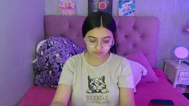 laurenelove online show from October 15, 2025, 3:06 am