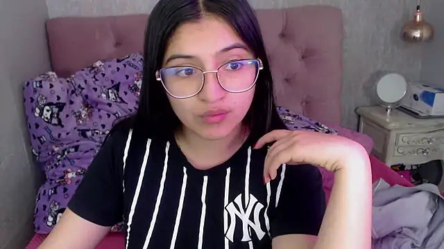 laurenelove online show from October 20, 2025, 3:40 am