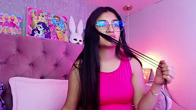 laurenelove online show from February 12, 2026, 6:19 am