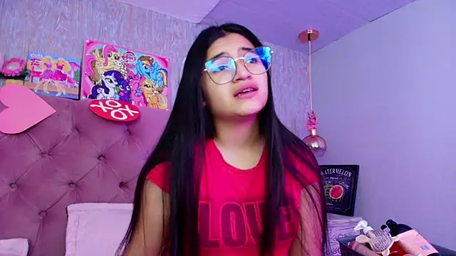 laurenelove online show from February 16, 2026, 3:35 am