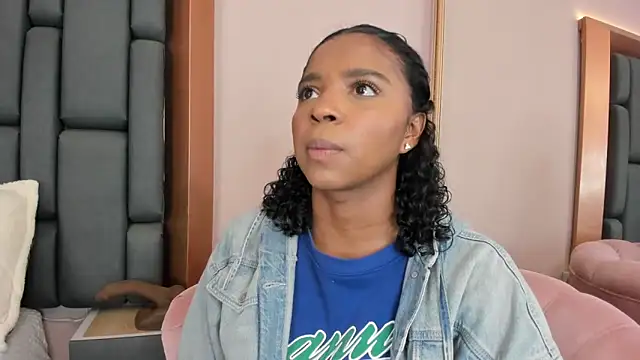 LisaMendez online show from September 20, 2025, 4:13 am