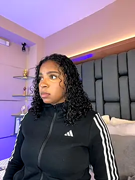 LisaMendez online show from October 3, 2025, 4:09 am