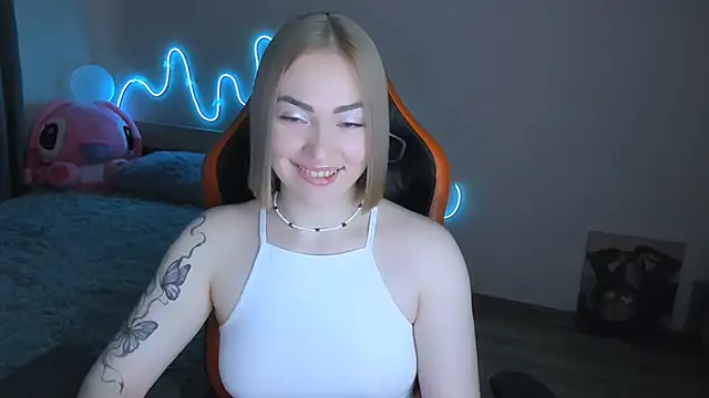 LaraKrein lk online show from March 3, 2026, 12:33 pm