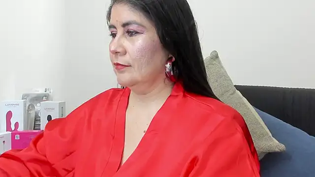 Snapshot of kiraGeiner chatting on November 15, 2025, 1:03 am kiraGeiner online show from November 15, 2025, 1:03 am