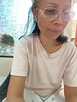 Snapshot of Mama_Eva_1 chatting on July 17, 2026, 12:28 am Mama Eva 1 online show from July 17, 2026, 12:28 am