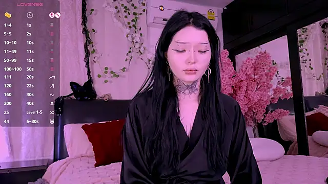 Lein Bone online show from November 2, 2025, 12:24 am